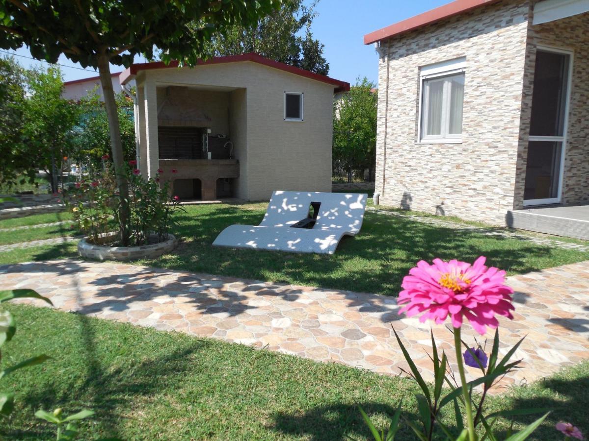 Costa Petra - Luxury Seaside Cottage With Garden - Vacation House For Families In Greece Nea Mesangala Exterior foto