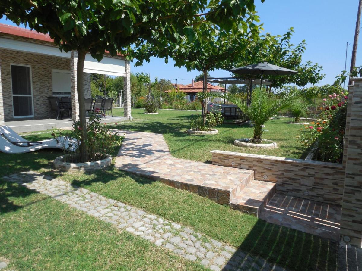 Costa Petra - Luxury Seaside Cottage With Garden - Vacation House For Families In Greece Nea Mesangala Exterior foto