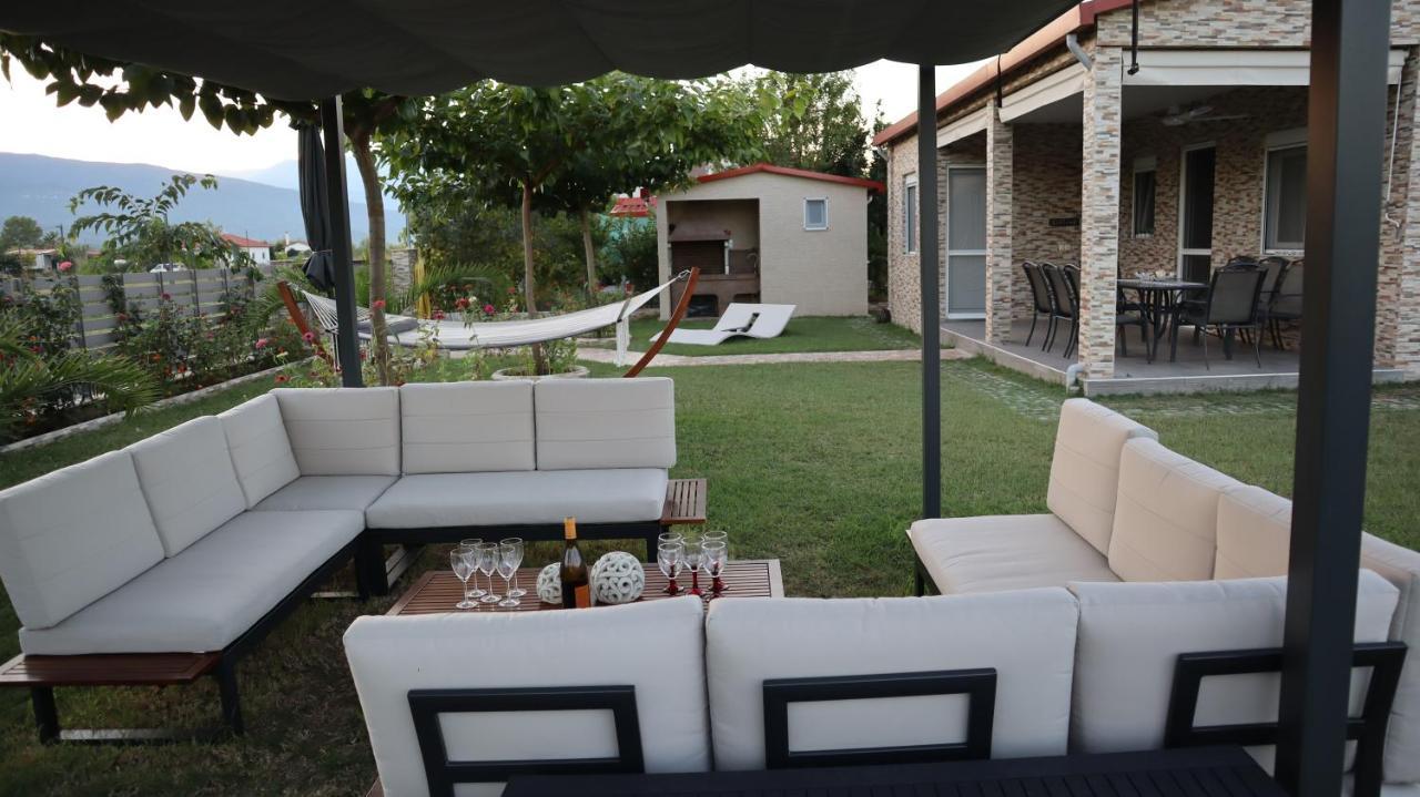 Costa Petra - Luxury Seaside Cottage With Garden - Vacation House For Families In Greece Nea Mesangala Exterior foto