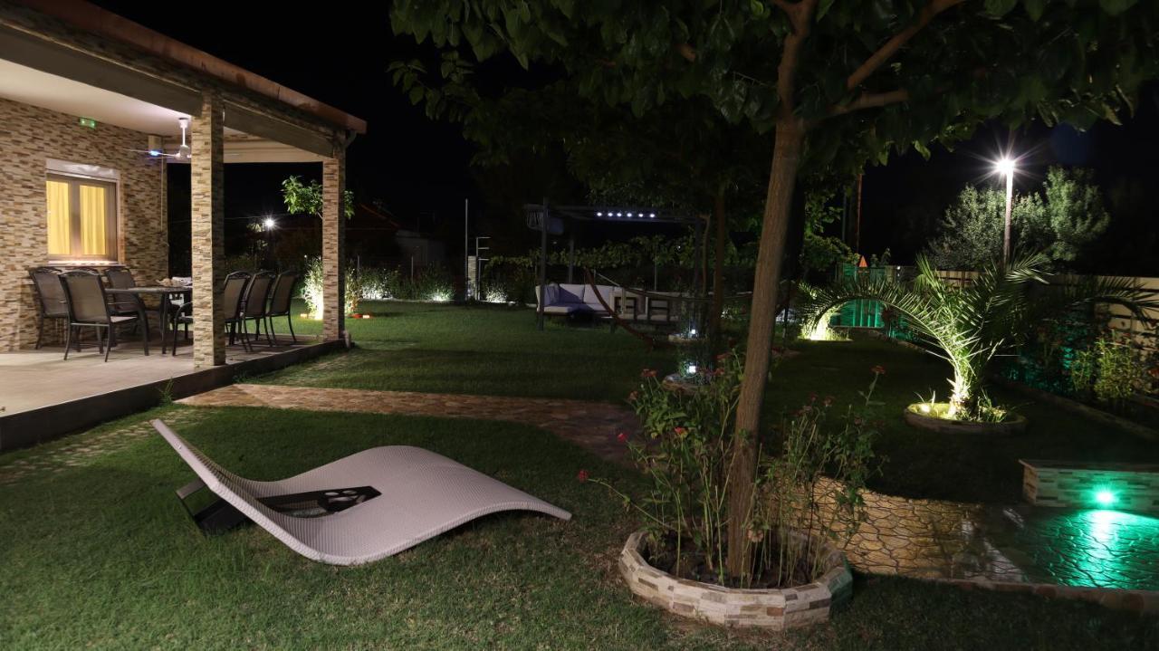 Costa Petra - Luxury Seaside Cottage With Garden - Vacation House For Families In Greece Nea Mesangala Exterior foto