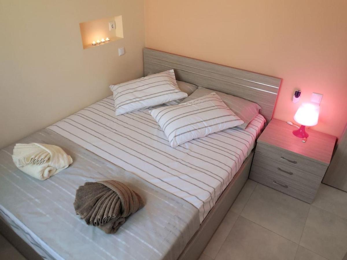 Costa Petra - Luxury Seaside Cottage With Garden - Vacation House For Families In Greece Nea Mesangala Exterior foto